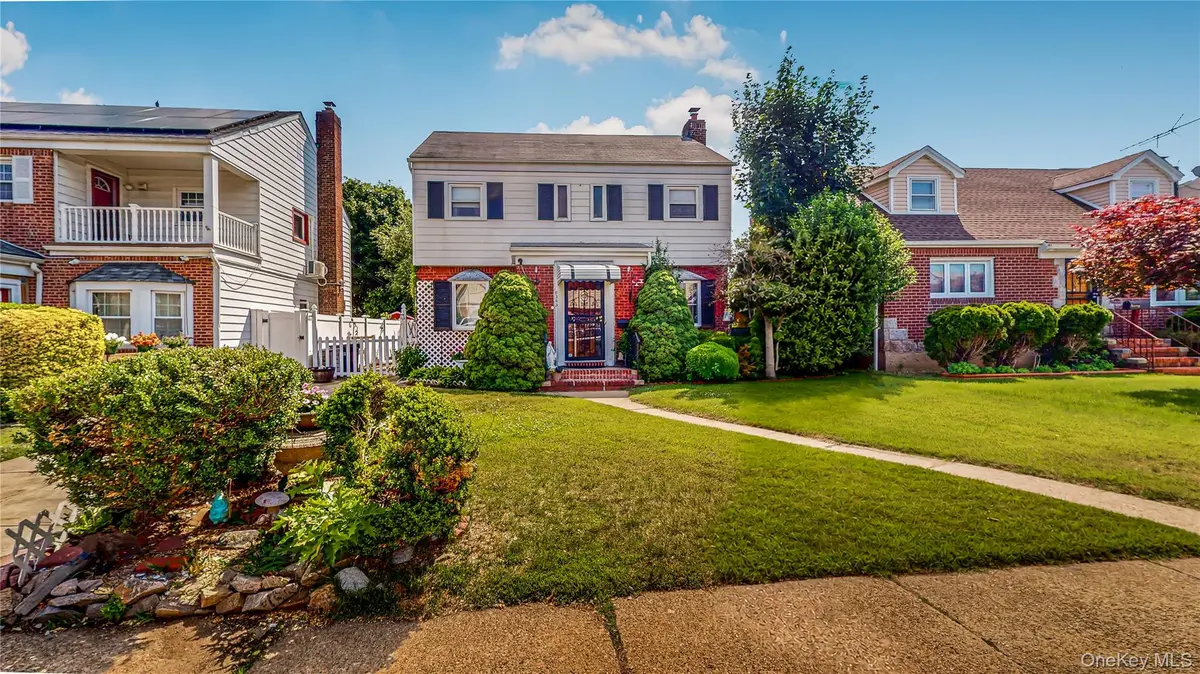 83-43 252nd ST, Bellerose, NY 11426