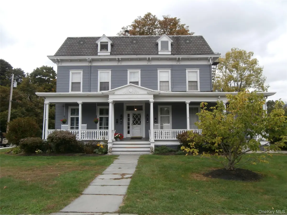 26 Oakland AVE #2R, Warwick, NY 10990