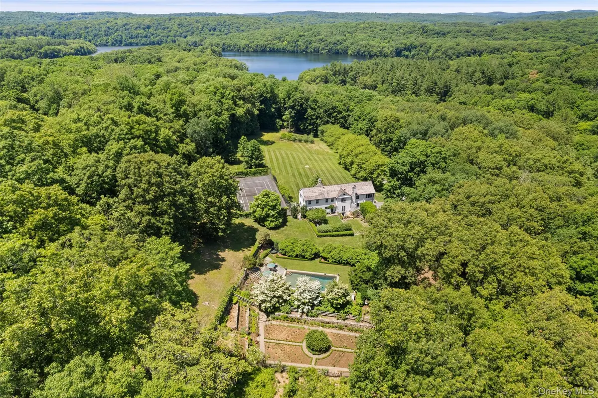 242 Croton Lake RD, Katonah, NY 10536