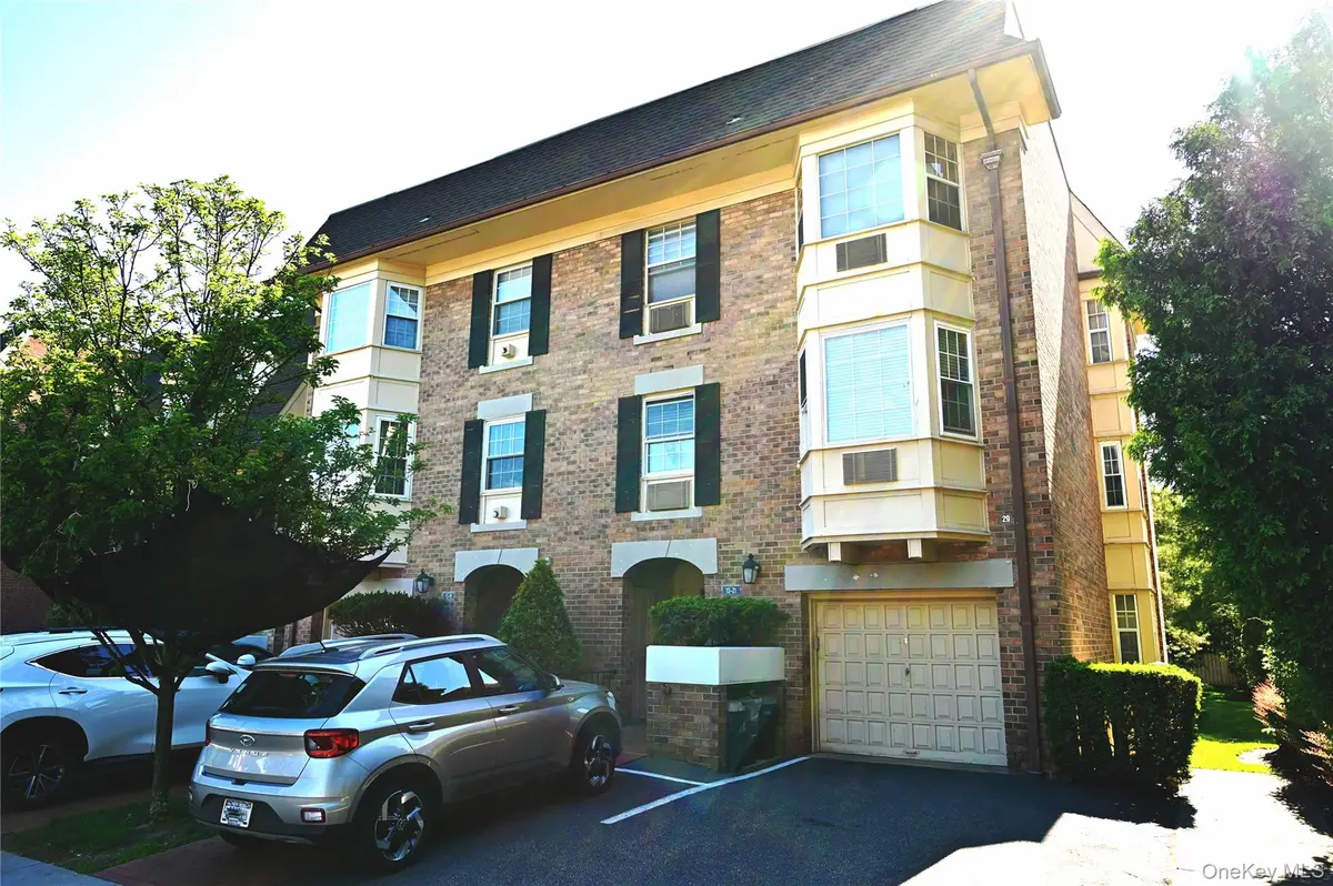 13-21 Michael CT #1586 (L1), Bayside, NY 11360