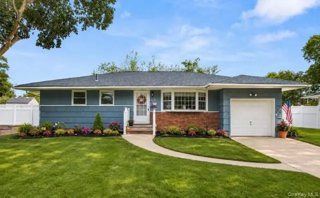 205 Timberpoint RD, East Islip, NY 11730