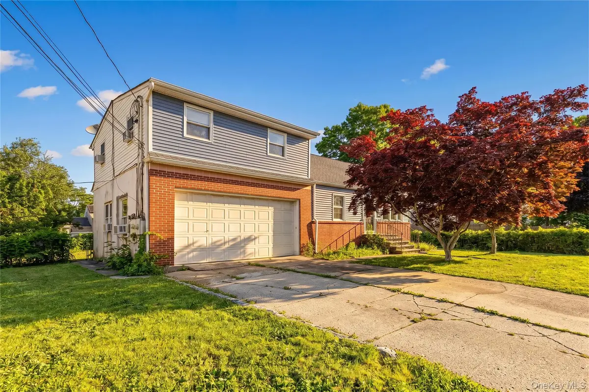 155 27th ST, Copiague, NY 11726
