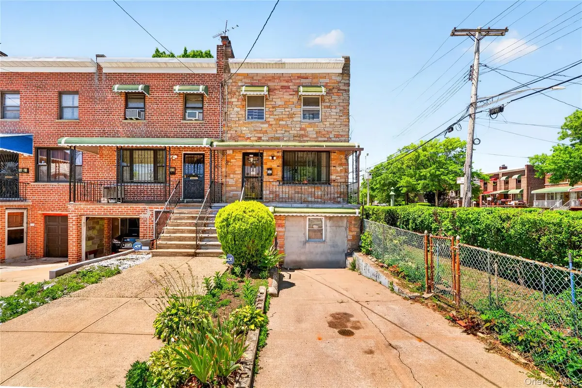 3885 Paulding AVE, Bronx, NY 10469