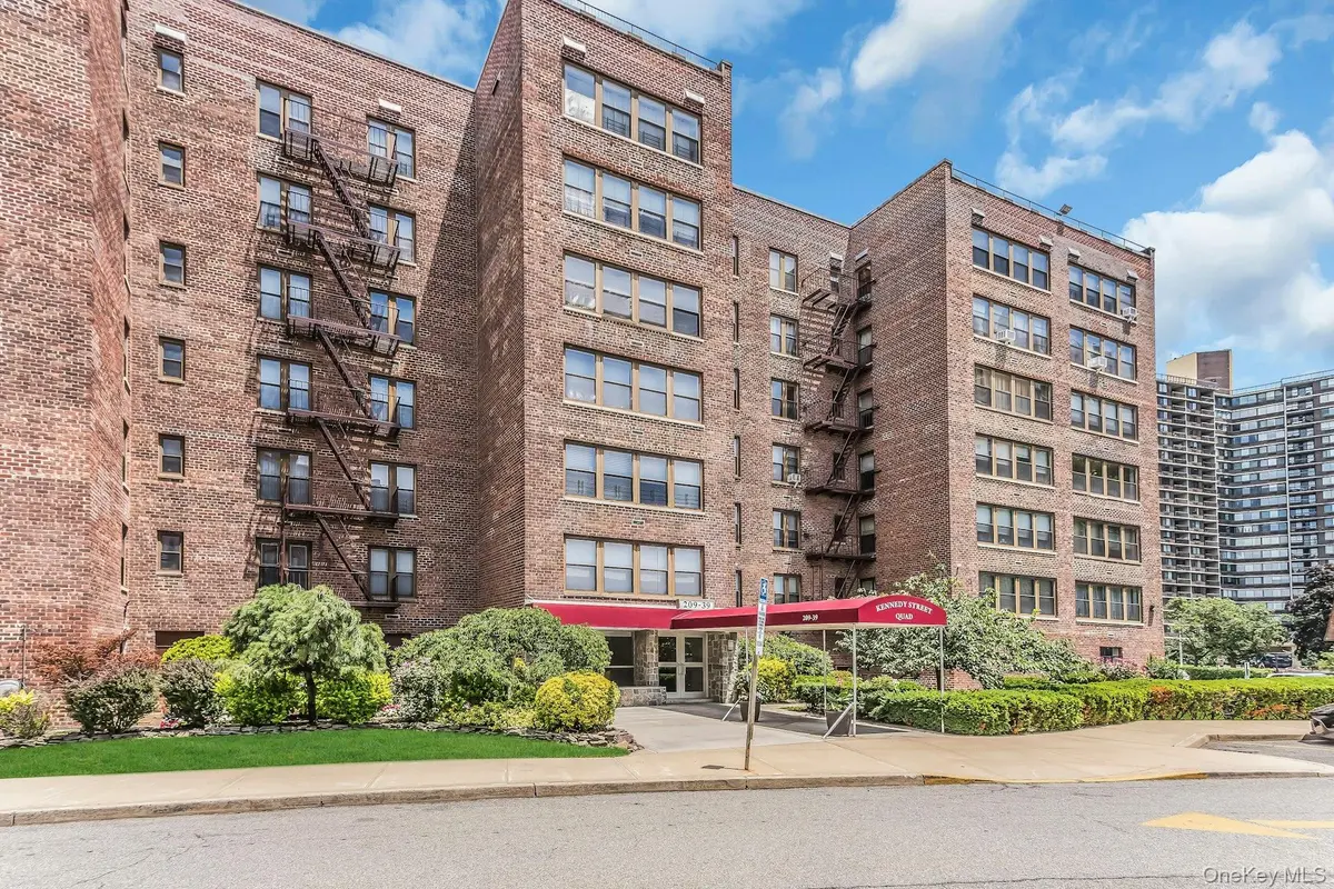 209-39 23rd AVE #3F, Bayside, NY 11360