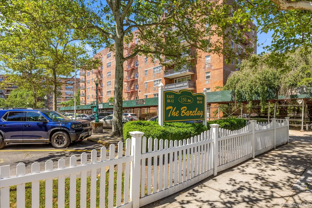 88-08 151st AVE #4G, Howard Beach, NY 11414