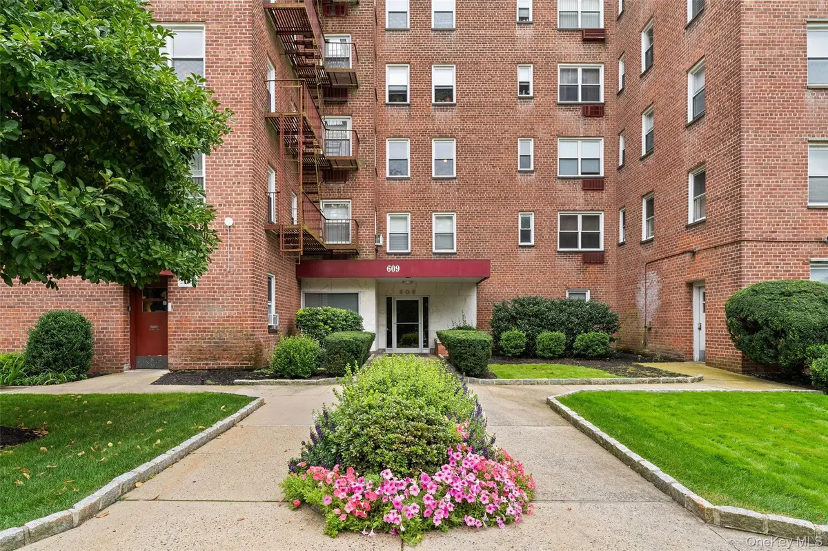 609 Palmer RD #7C, Yonkers, NY 10701