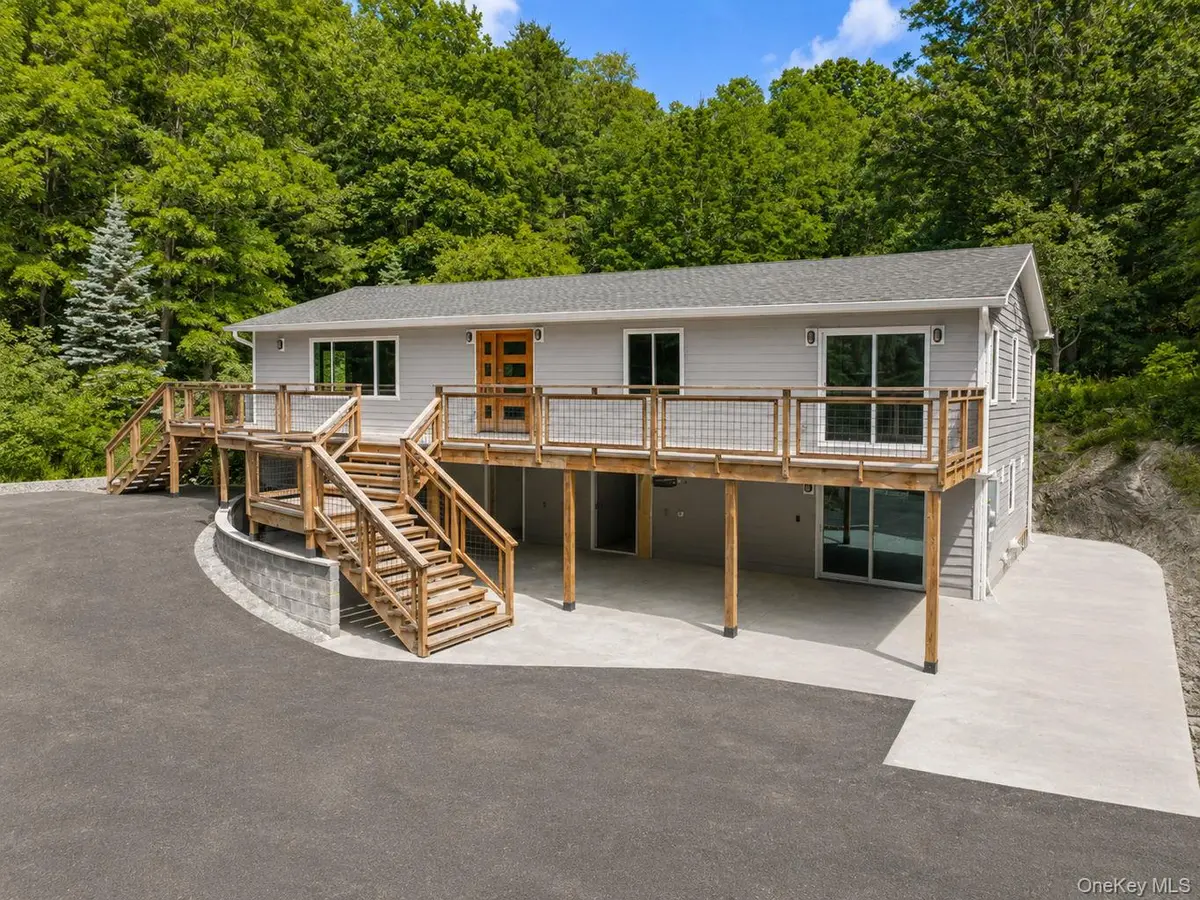 117 Camp RD, Red Hook, NY 12571