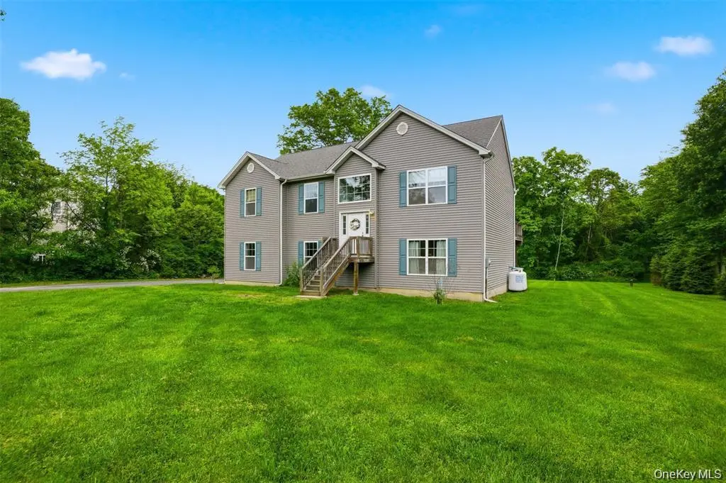 201 Kingsview HWY, Wallkill, NY 12589