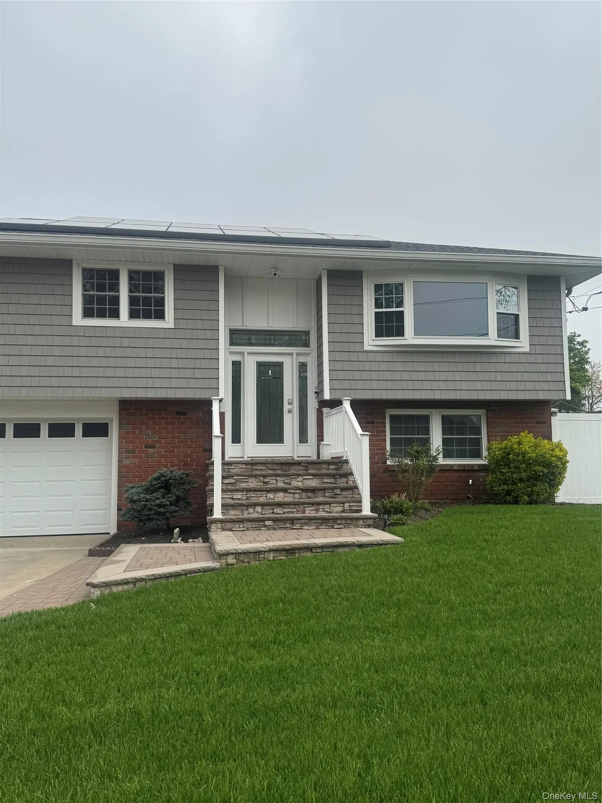 Address not disclosed, Lindenhurst, NY 11757