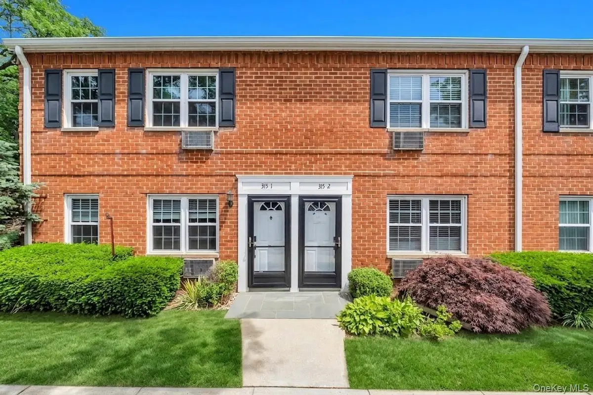 315 Hicksville RD #1, Bethpage, NY 11714