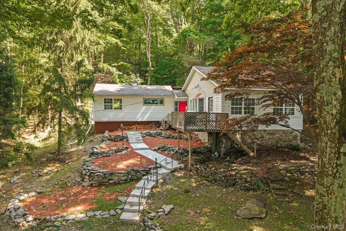 12 Cascade TRL, Monroe, NY 10950