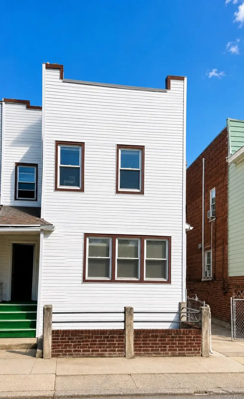 10913 127, South Ozone Park, NY 11420