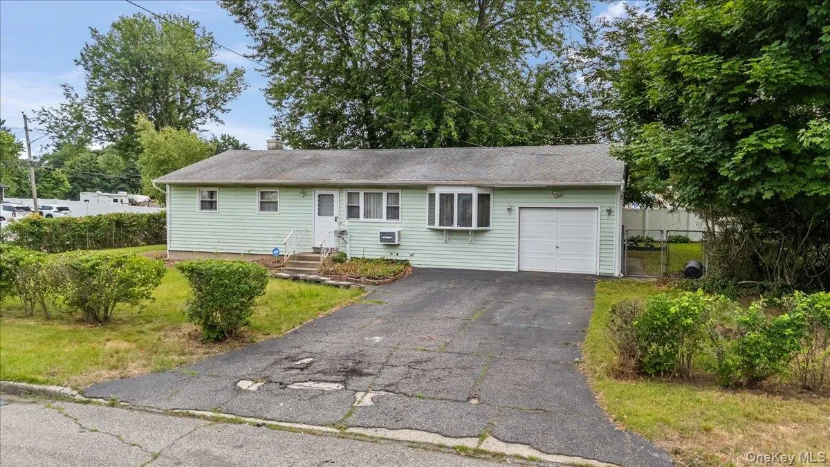 1680 Pine Acres BLVD, Bay Shore, NY 11706