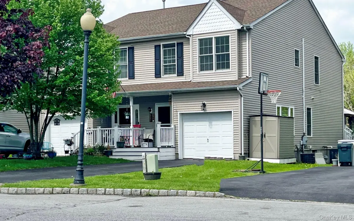 302 Angelo DR, Montgomery, NY 12549