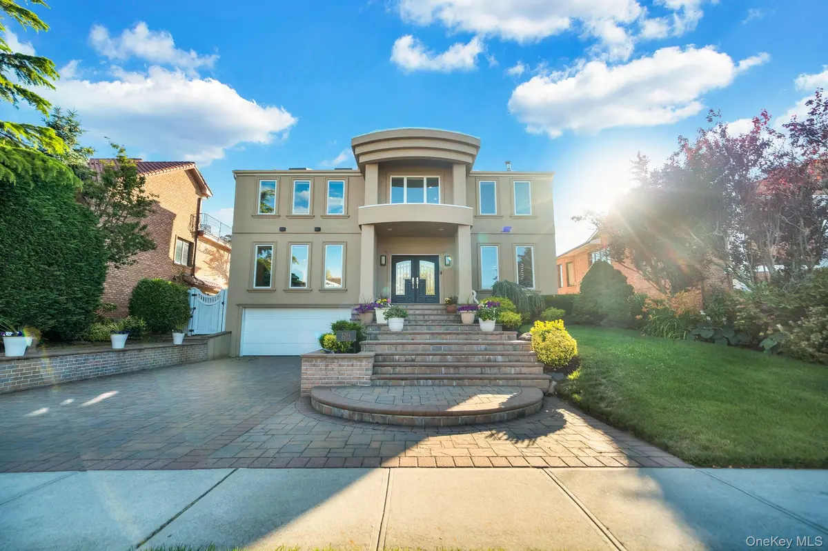3294 Judith DR, Bellmore, NY 11710