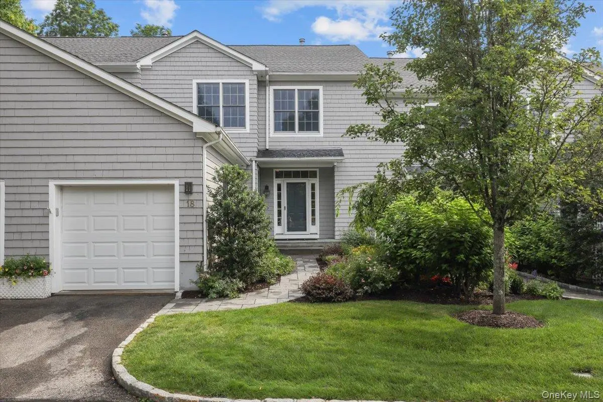 18 Brookview DR, Pleasantville, NY 10570