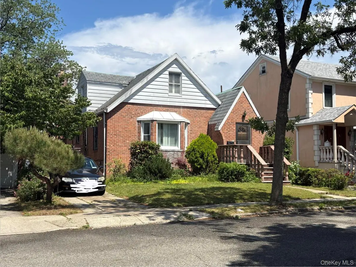 6911 180th ST, Fresh Meadows, NY 11365