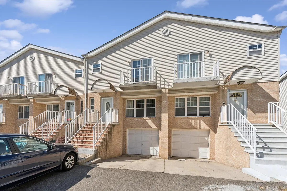 1601 Johnson AVE #16, Elmont, NY 11003