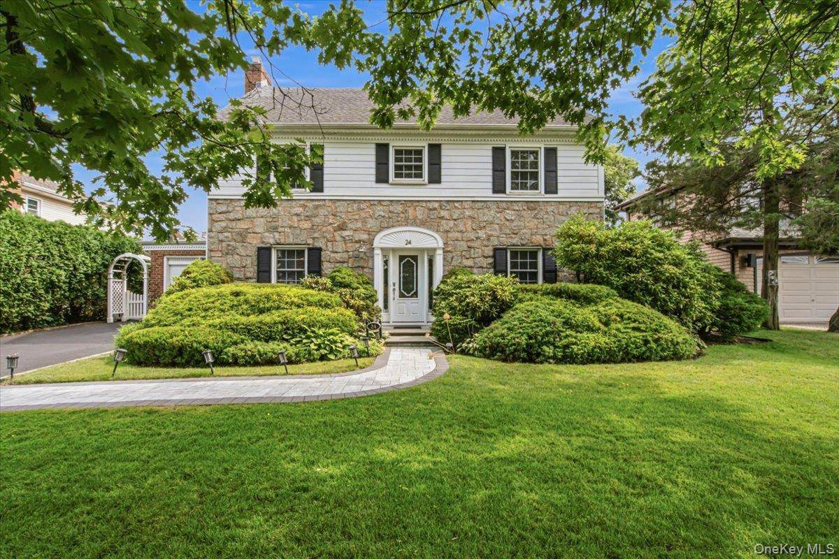 24 Overlook RD, Great Neck, NY 11020