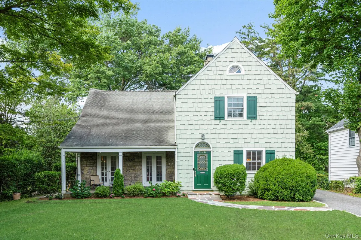 224 Mamaroneck RD, Scarsdale, NY 10583