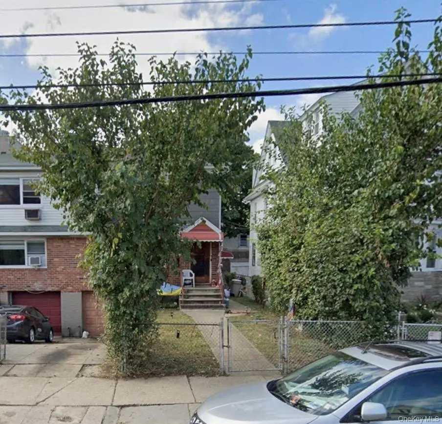 10324 121st ST, Richmond Hill, NY 11419