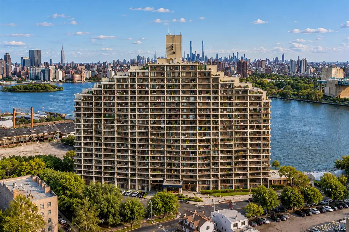 25-40 Shore BLVD #15Q, Astoria, NY 11102