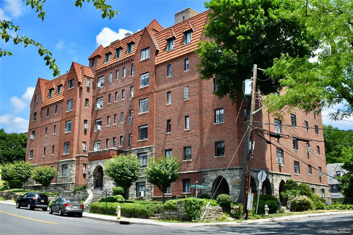22 Sagamore RD #Apt A, Bronxville, NY 10708
