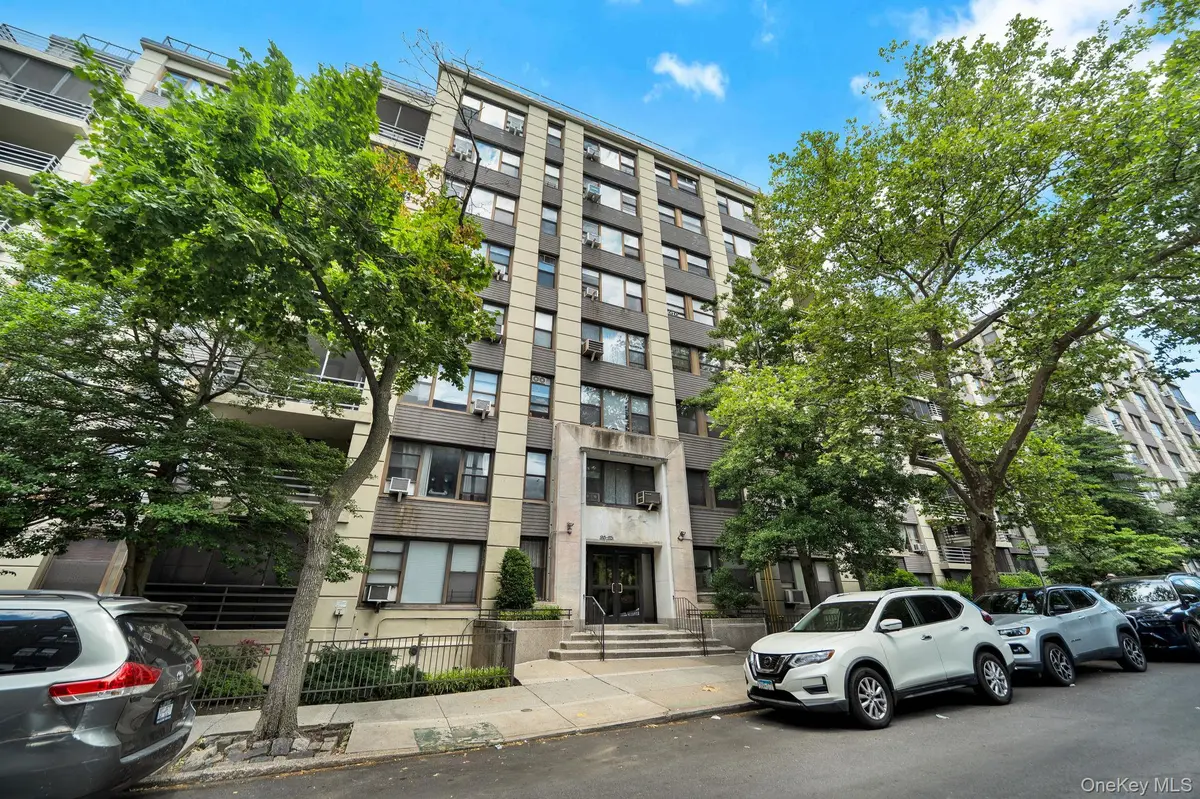98-25 64th RD #2B, Rego Park, NY 11374