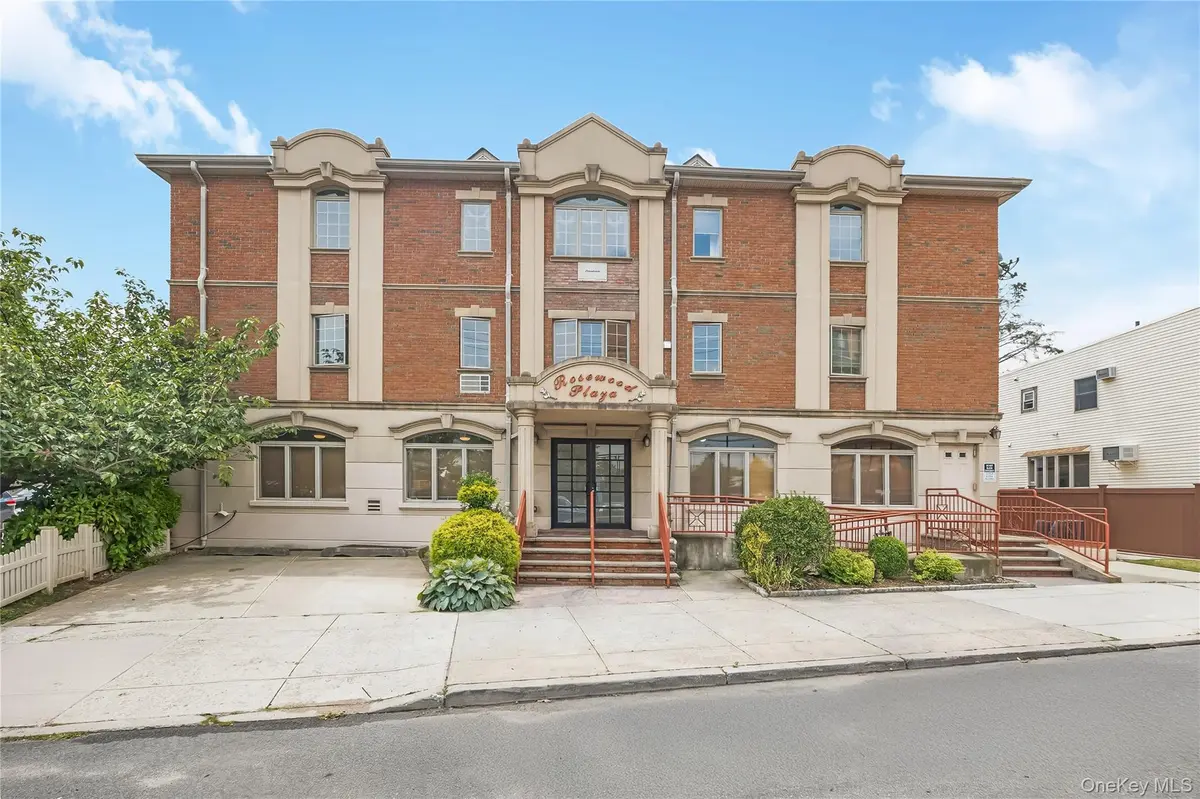 66-06 70th ST #R5, Middle Village, NY 11379