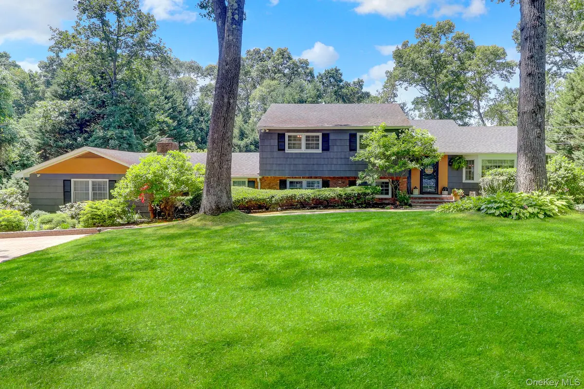 121 Old Field RD, Huntington, NY 11743