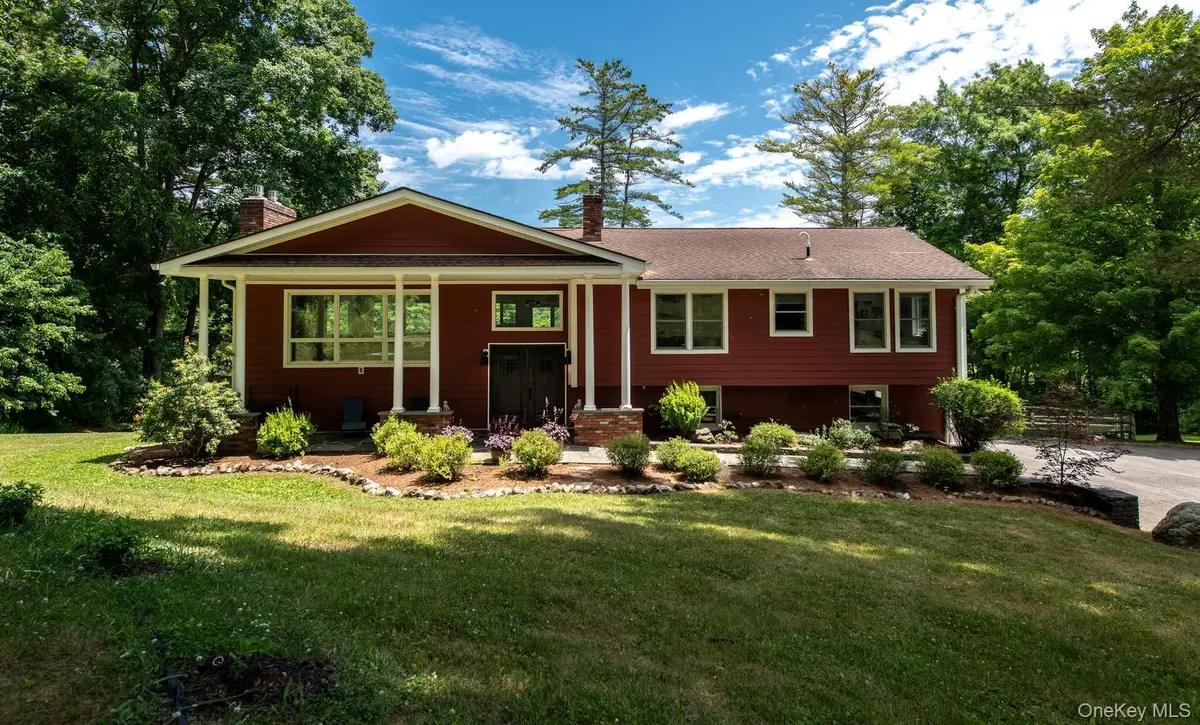 242 Milan Hollow RD, Rhinebeck, NY 12572