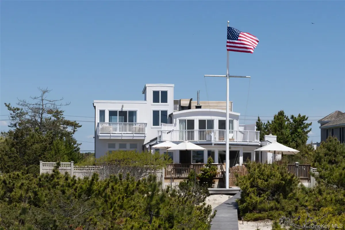 291 Dune RD, Westhampton Beach, NY 11978