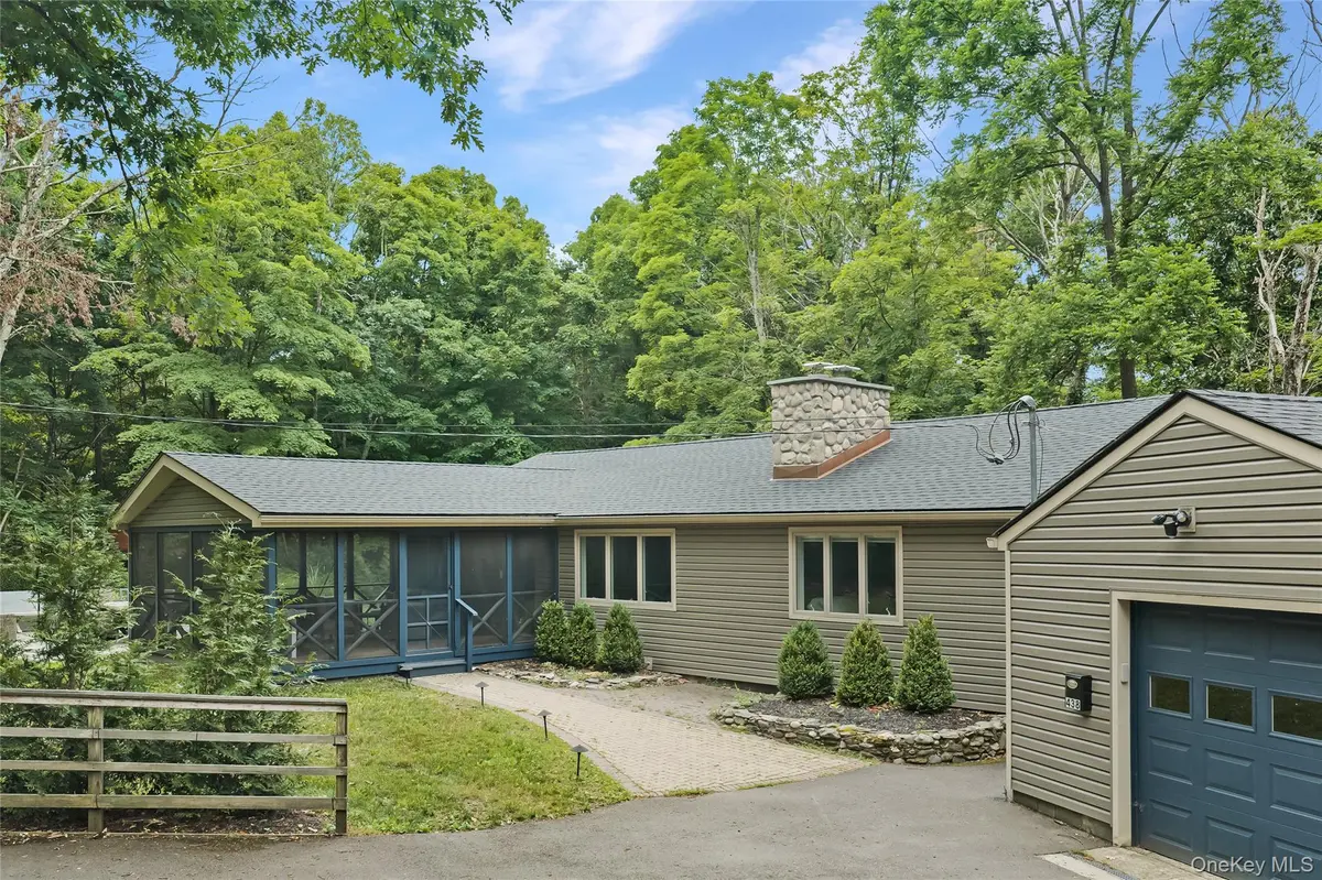 438 White Schoolhouse RD, Rhinebeck, NY 12572