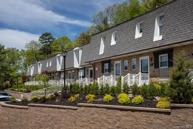 100 Villa D'est DR #D-15, Coram, NY 11727