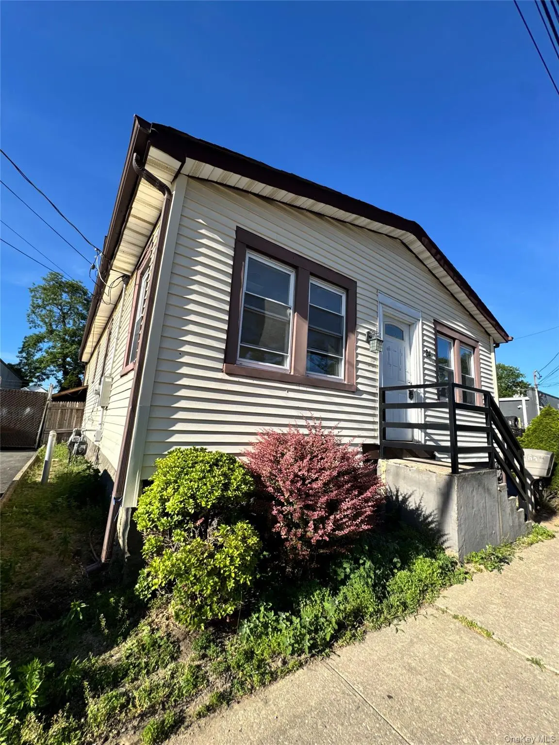 64 Sprague AVE #Whole House, Amityville, NY 11701