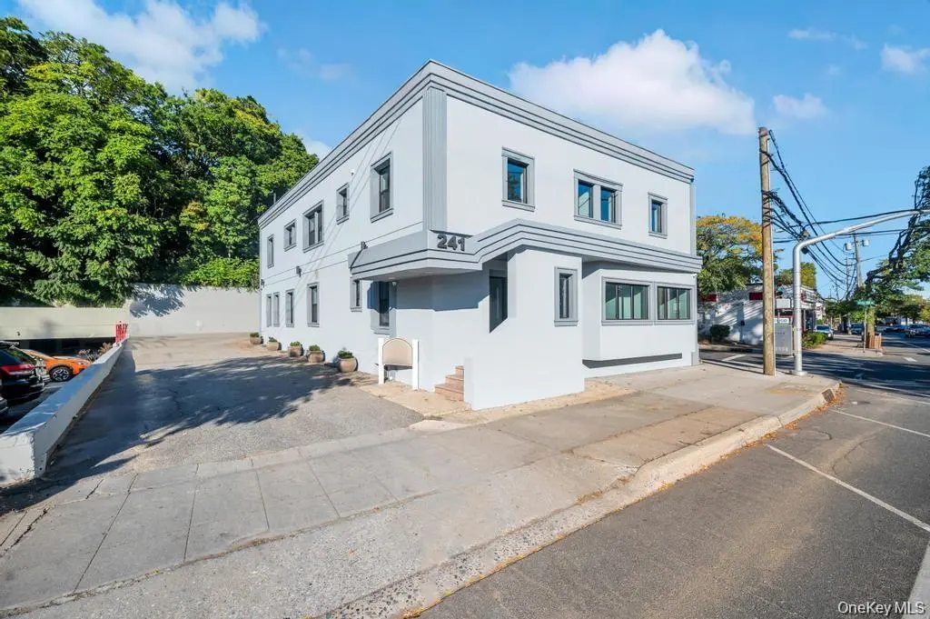 241 E Shore RD #A, Great Neck, NY 11023