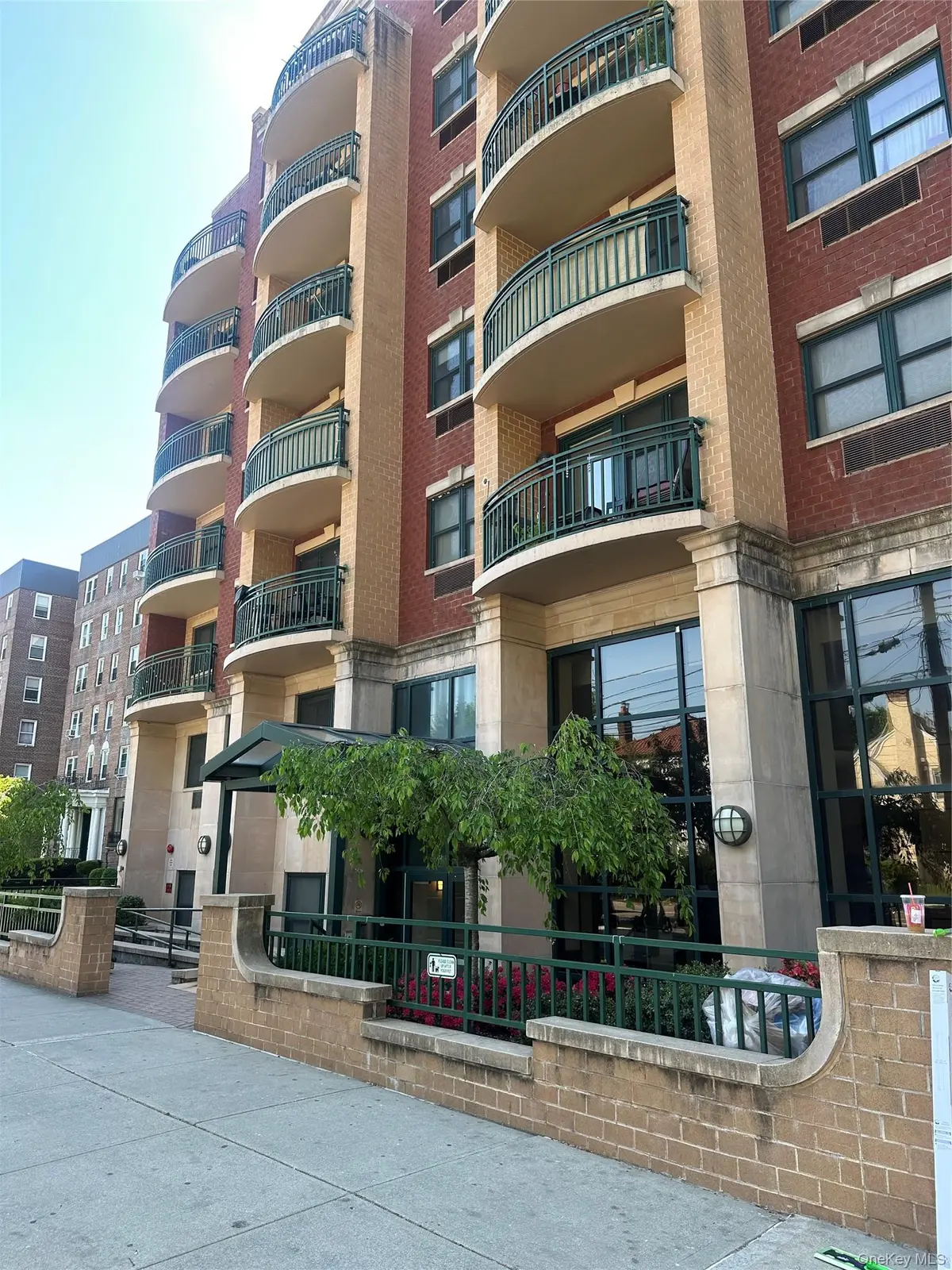 14341 84th DR #5E, Briarwood, NY 11435