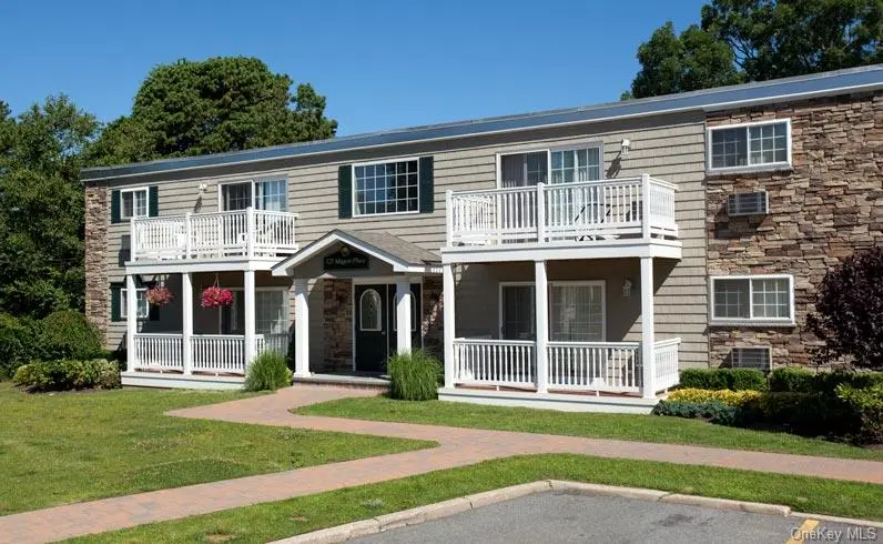 110 Magaw PL #A01, West Babylon, NY 11704