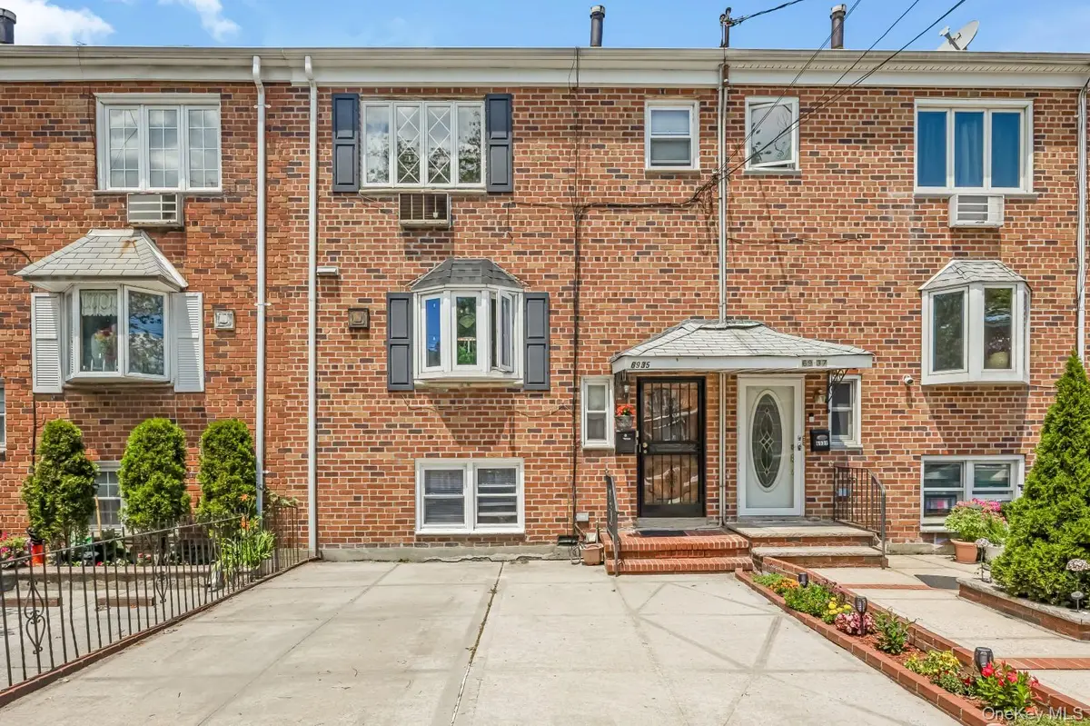 69-35 61st RD, Middle Village, NY 11379