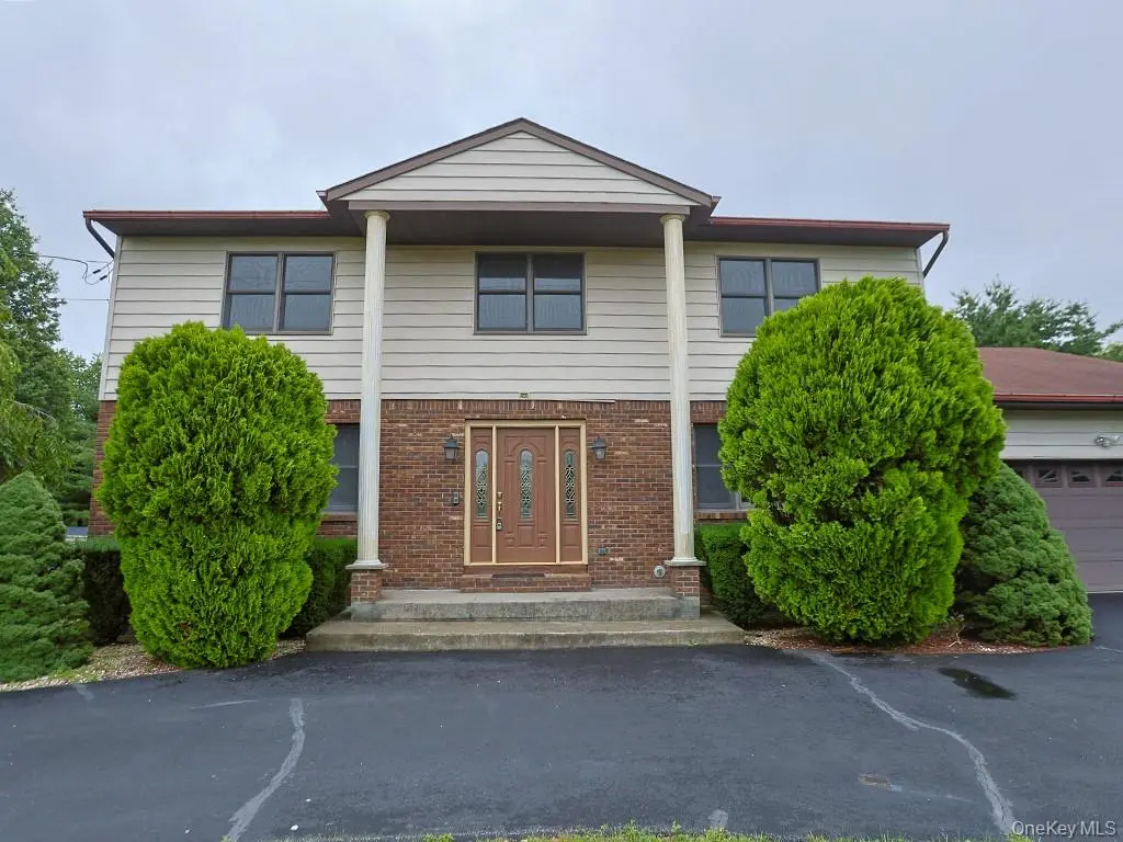 25 Georges RD, Middletown, NY 10941