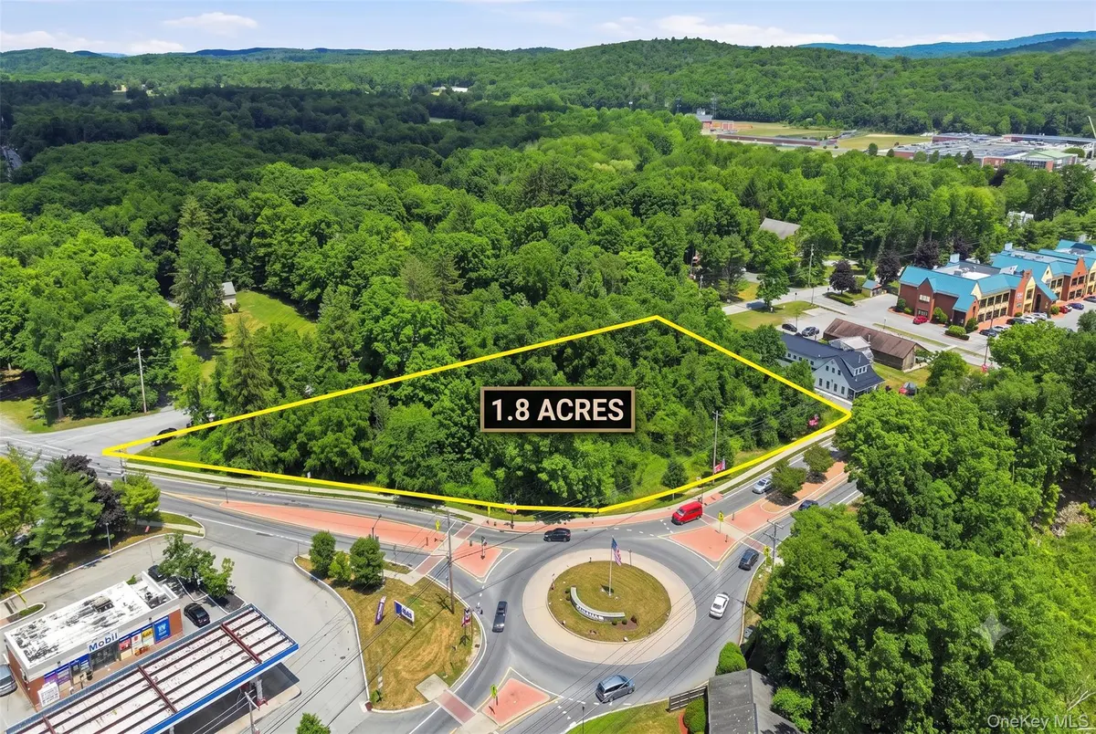 1073 Freedom Plains RD, Lagrangeville, NY 12540
