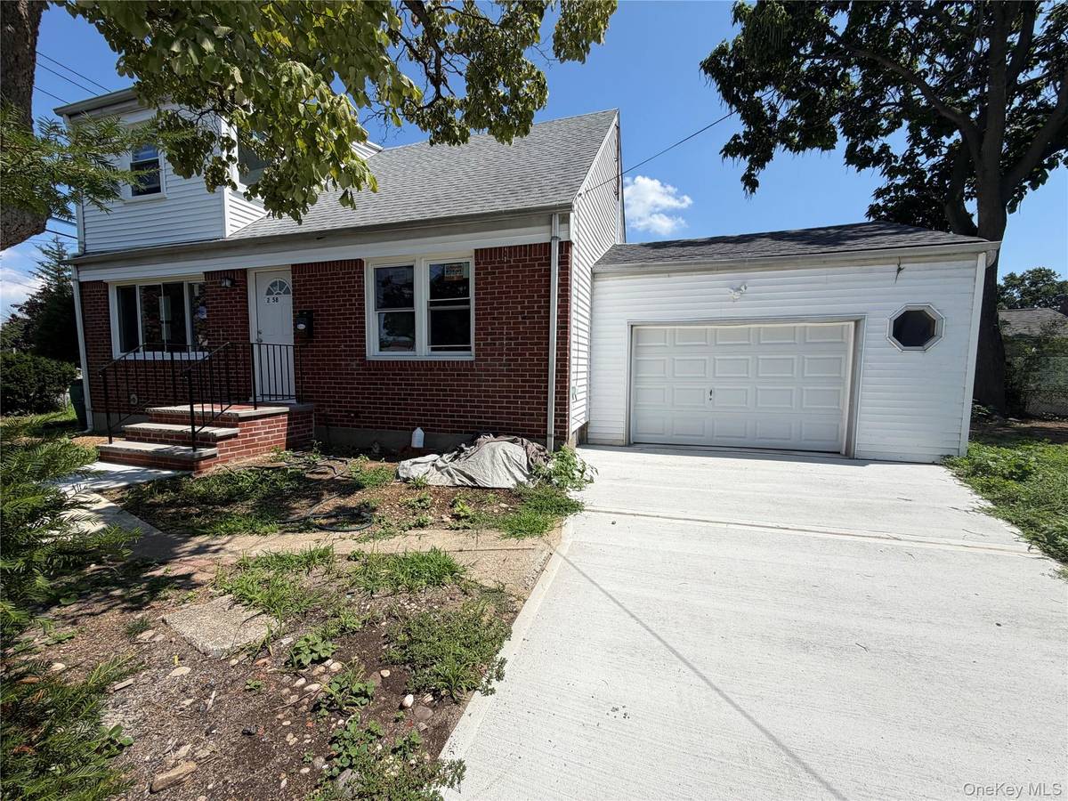 258 Brown AVE, Hempstead, NY 11550