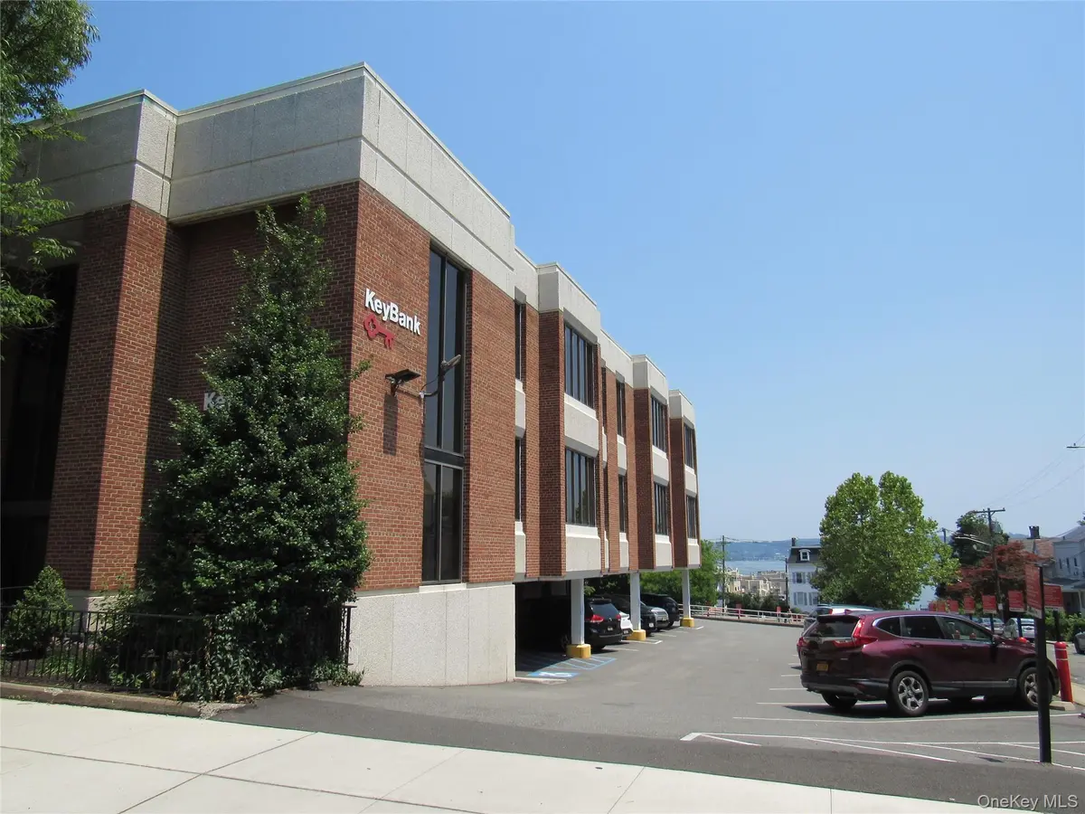 17 S Broadway, Nyack, NY 10960