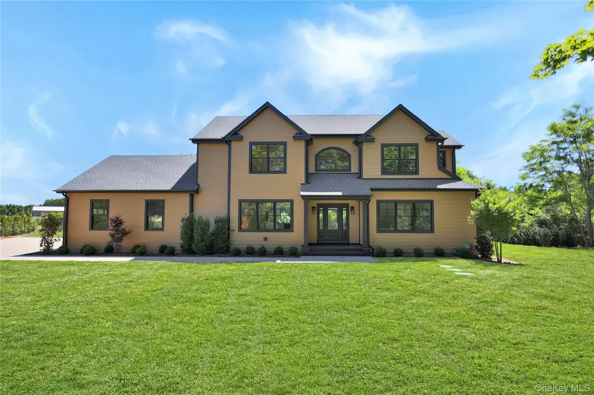 22 Tuthills LN, Jamesport, NY 11947