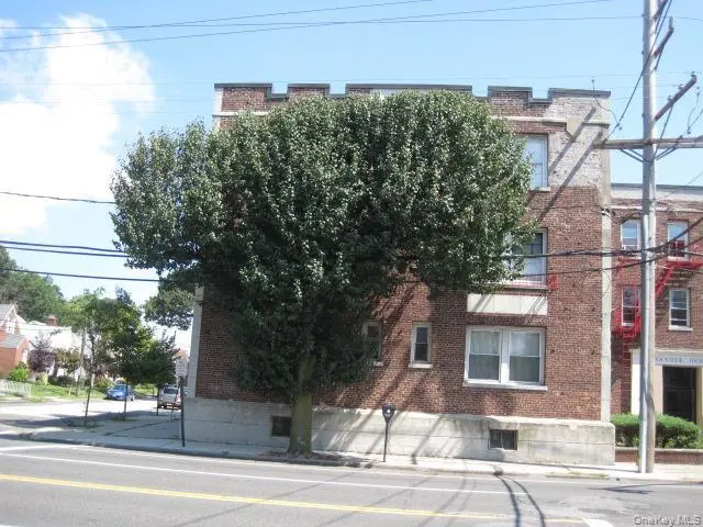 477 Merrick RD, Lynbrook, NY 11563