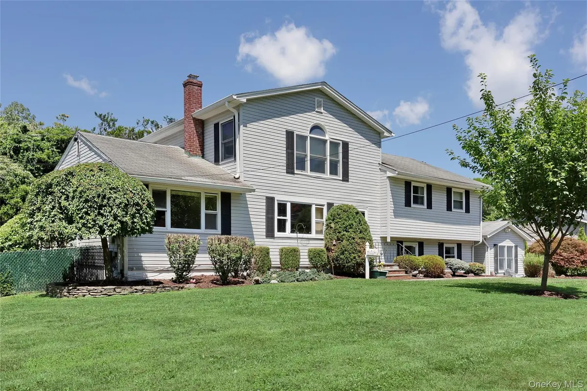 1 Verdin DR, New City, NY 10956