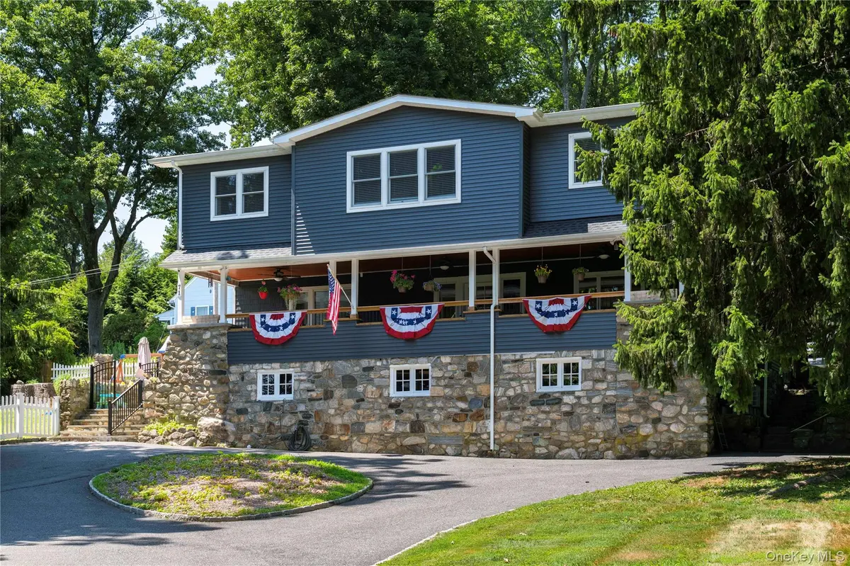 71 W Lake BLVD, Mahopac, NY 10541