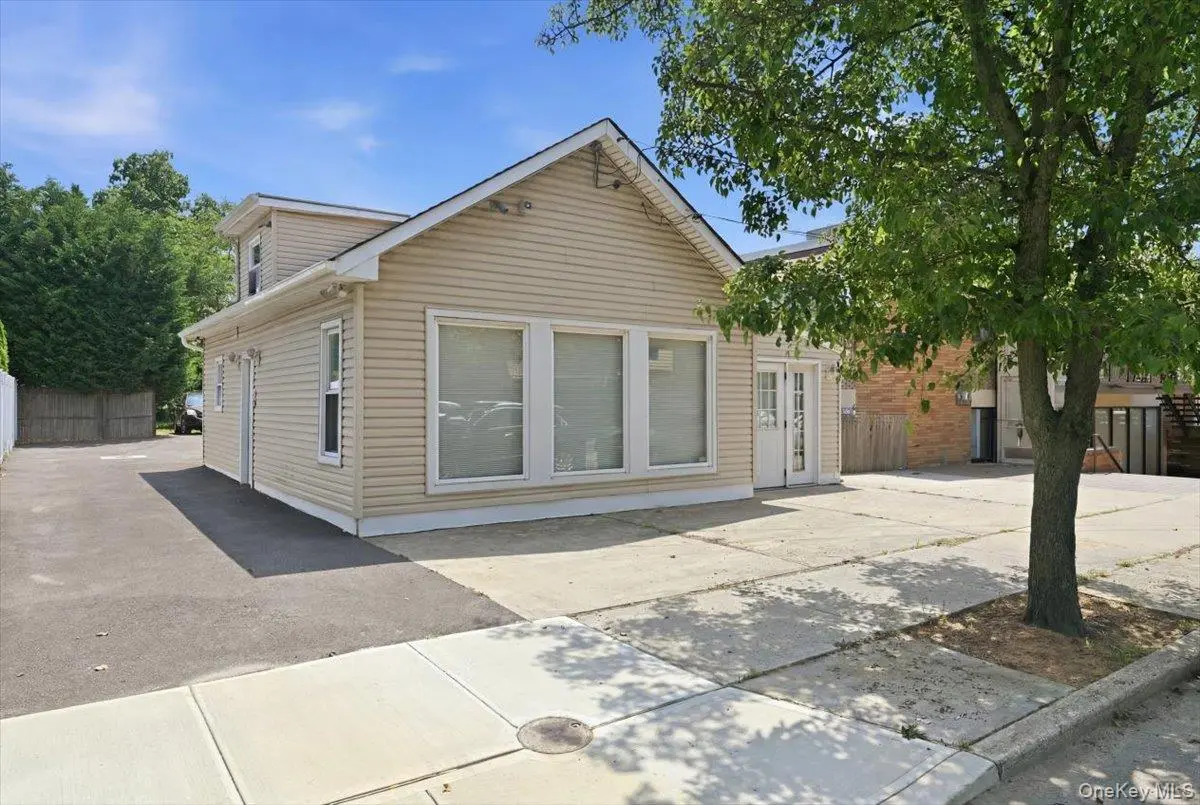 2169 Wantagh AVE, Wantagh, NY 11793
