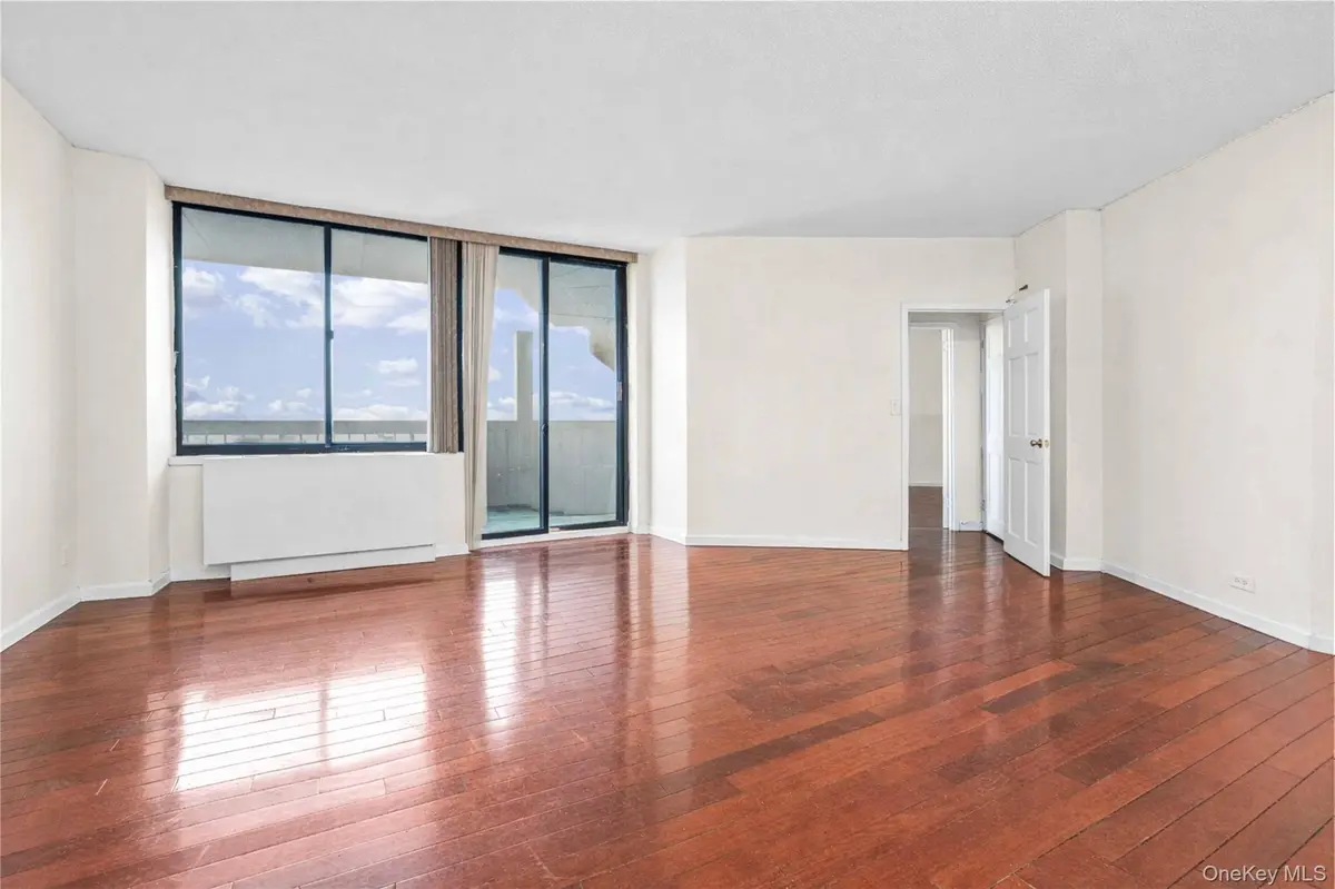 138-35 Elder AVE #21F, Flushing, NY 11355