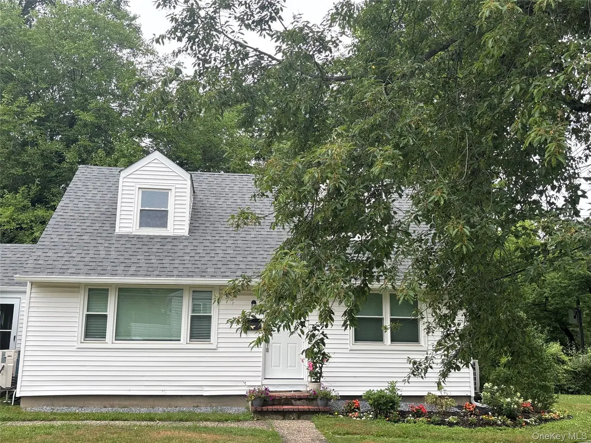 206 Dickinson AVE, East Northport, NY 11731